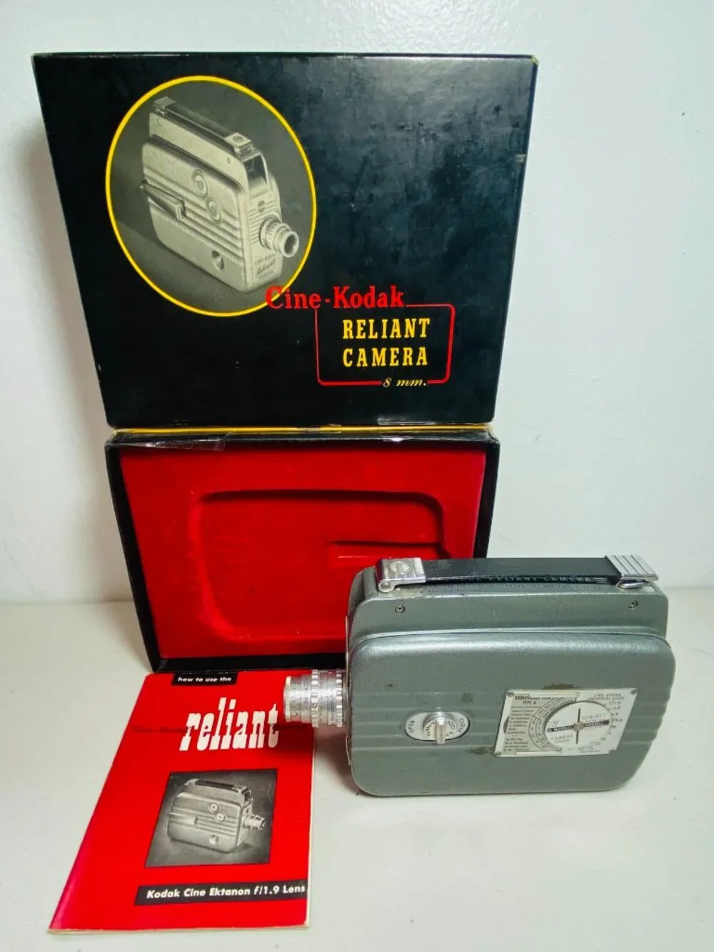 VNTG KODAK RELIANT CINE-KODAK 8mm CAMERA, Original Box, Instructions, Untested